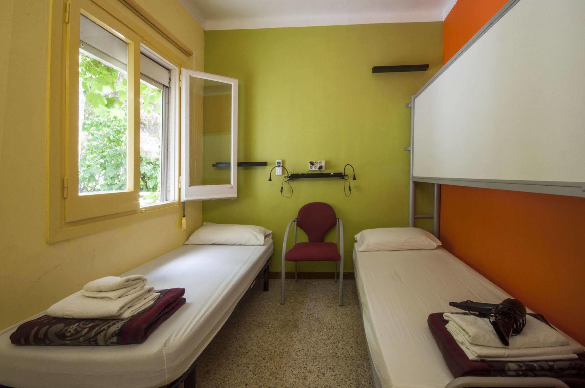 Twin Room Private Bathroom